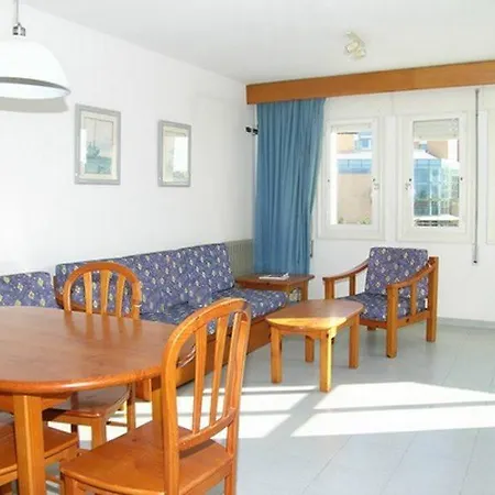 Macael Hotell