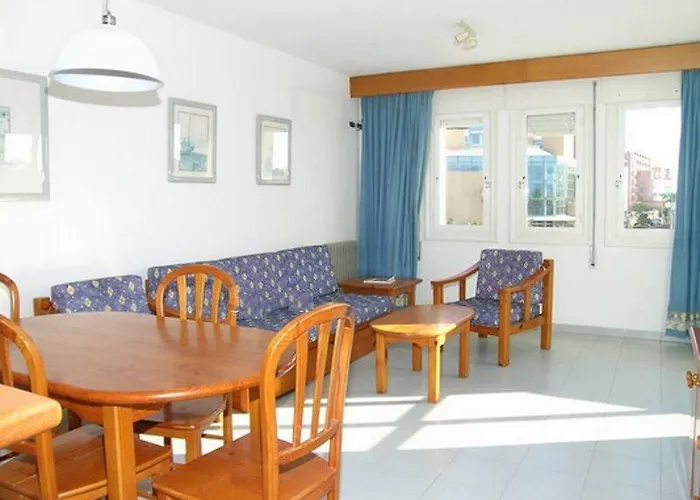 Macael Hotell